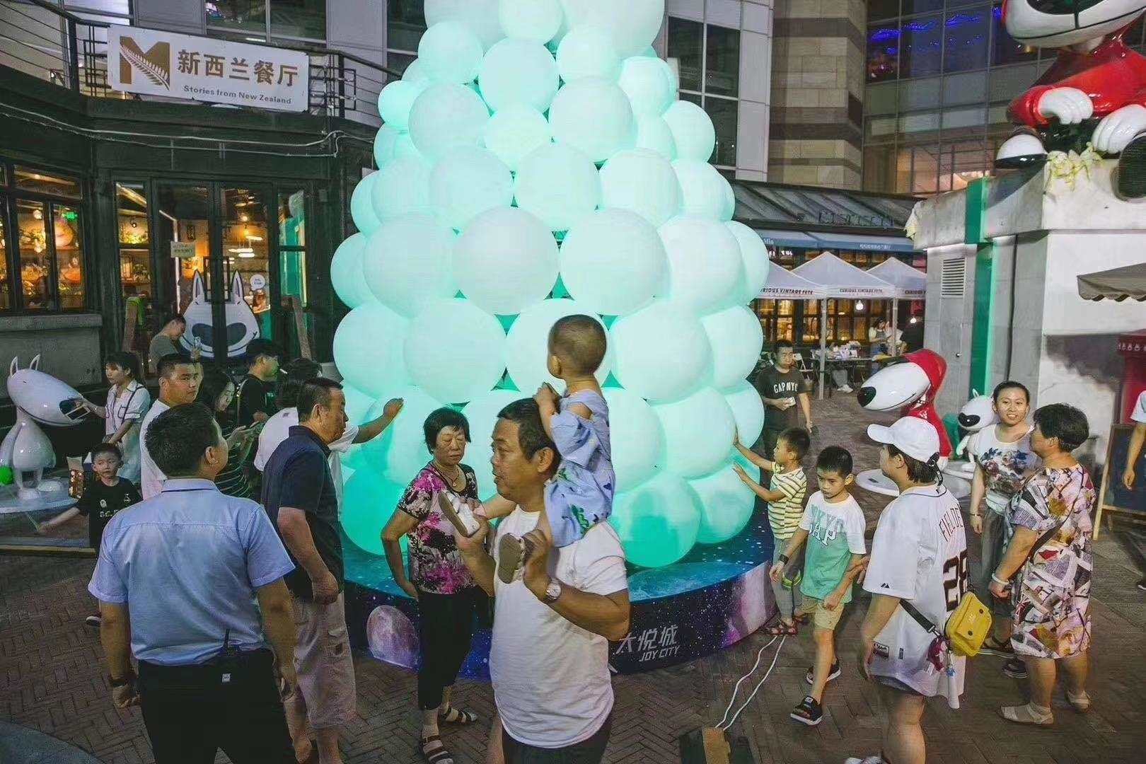 珠海氣球小丑，舞臺(tái)小丑，氣球布置，小丑表演，演出團(tuán)隊(duì)